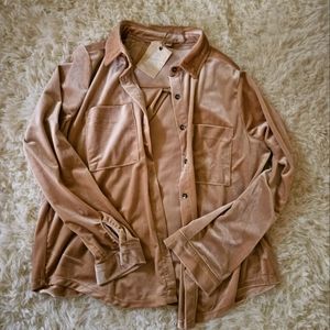 NWT Easel Button Down Small Top